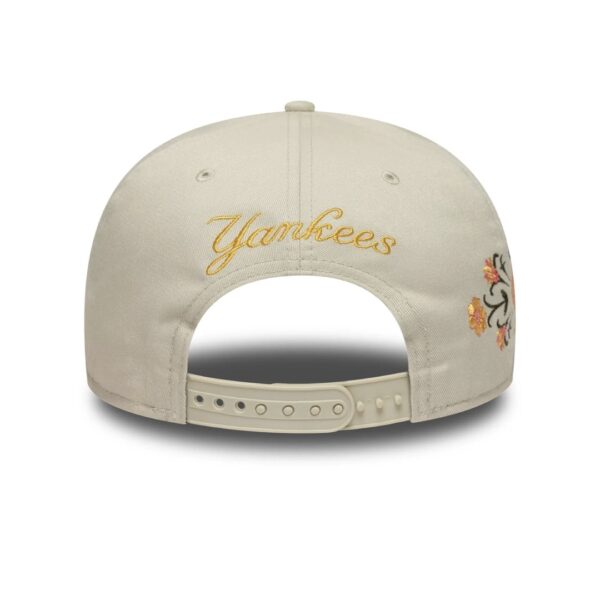 NEW ERAGorra"FLORAL 9FIFTY NEYYAN STNGYL"color beige