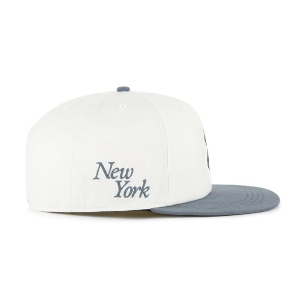 47 BRAND Gorra"MLB New York Yankees Foundation 47 CAPTAIN"color crudo-celeste