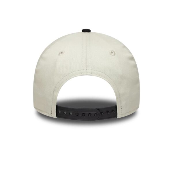 NEW ERAGorra"MYTHICAL EFRAME NEYYAN IVOBLK"color beige