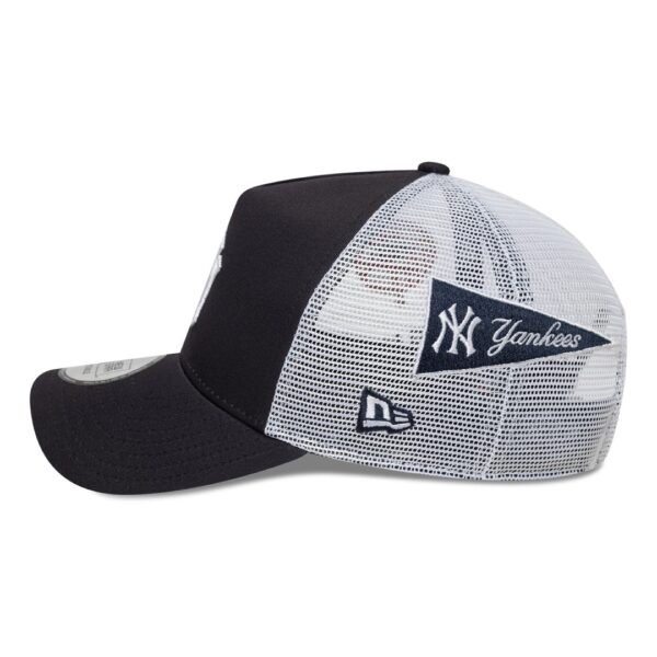 NEW ERAGorra"MULTI PATCH TRUCKER NEYYAN NVY"color marino