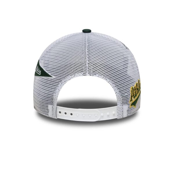 NEW ERAGorra"MULTI PATCH TRUCKER OAKATH DKG"color verde